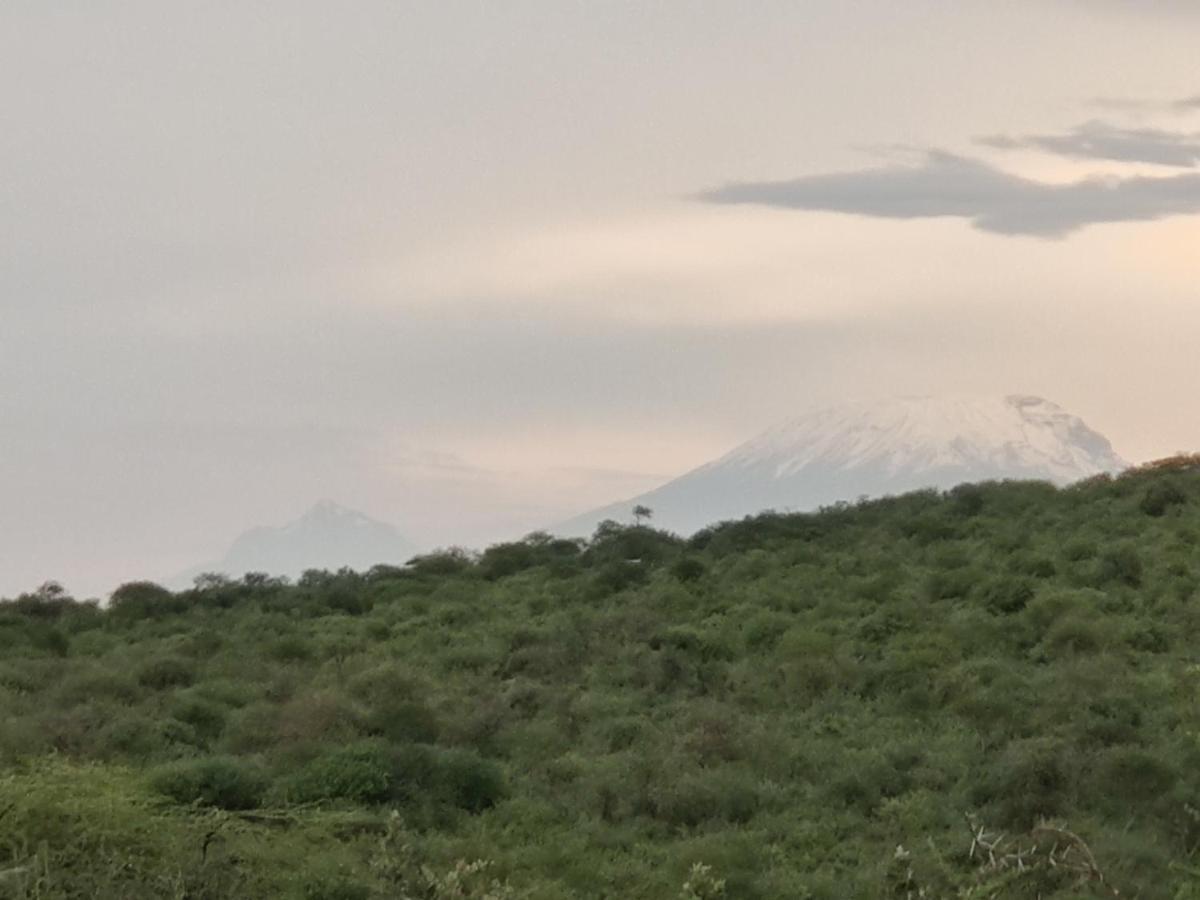 Oldonyo Orok Lodge Kajiado Exterior foto